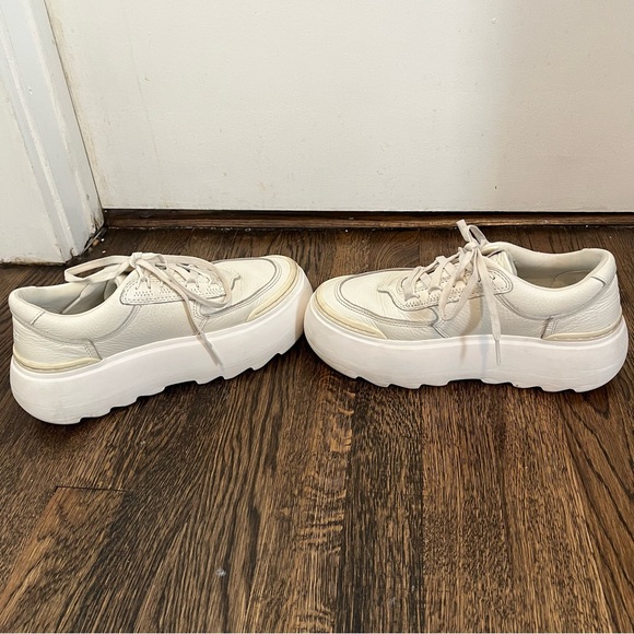 UGG white Platform Sneakers women’s size 7.5 gym shoes - Picture 8 of 9